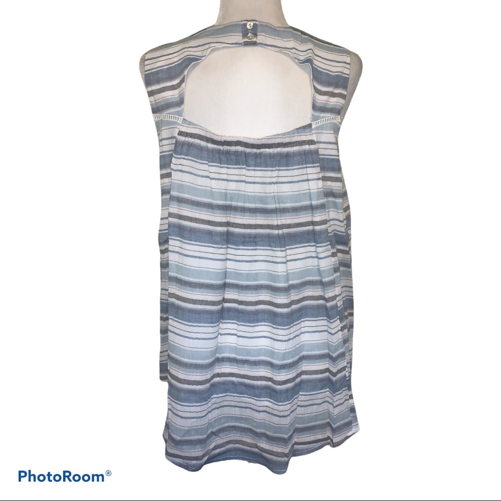 Doe & Rae Sleeveless Cutout Back White and Blue Striped Top Sz L - Picture 3 of 9